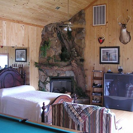 Shalom House Bed And Breakfast Tifton Exteriör bild