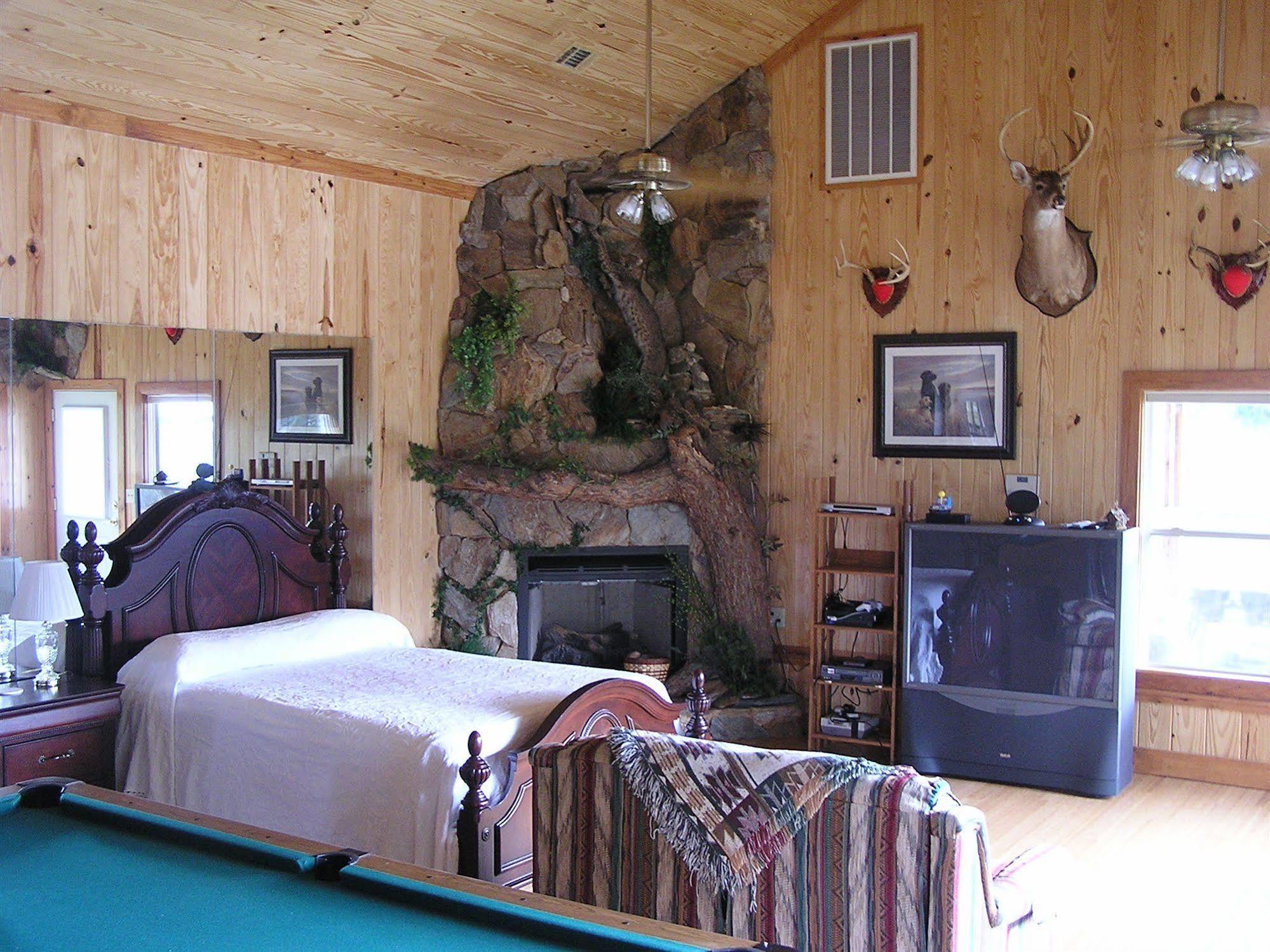 Shalom House Bed And Breakfast Tifton Exteriör bild
